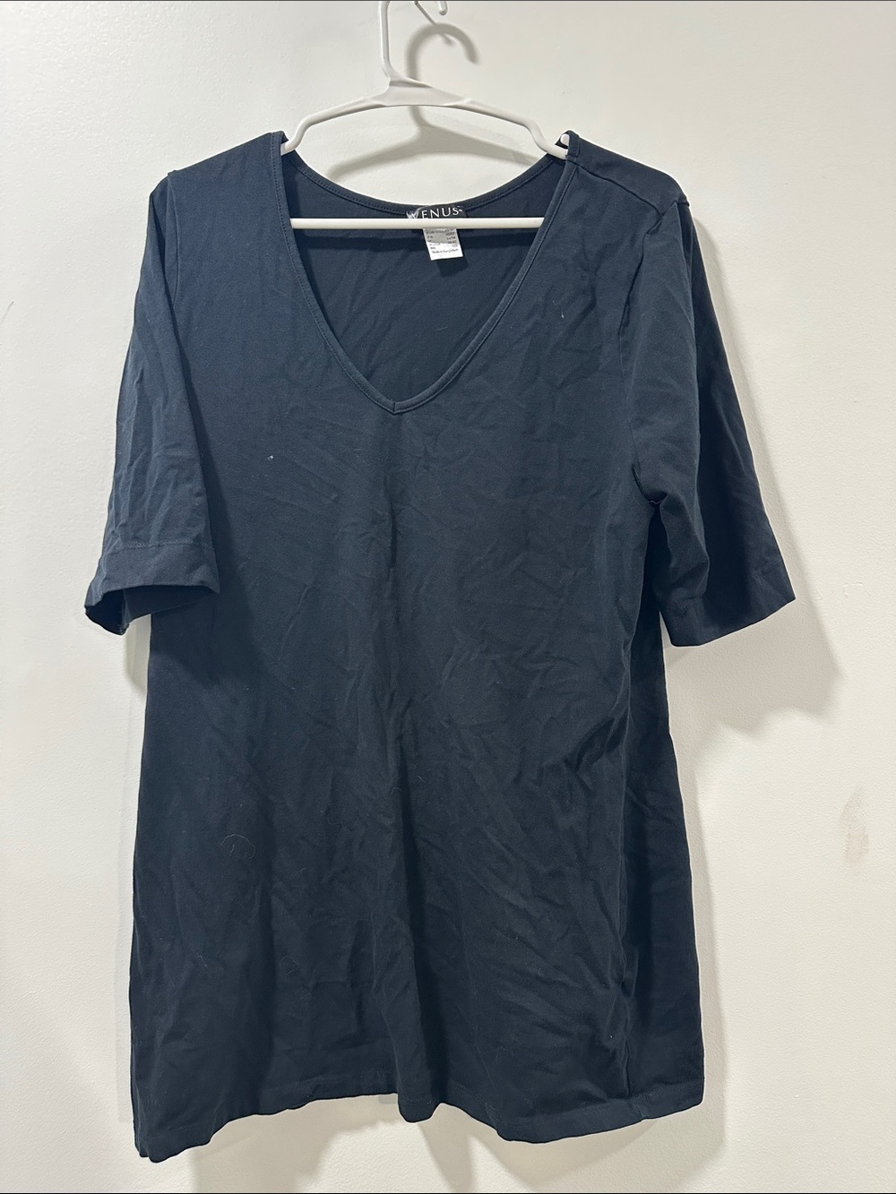 VENUS black V‑Neck Short Sleeve Tee